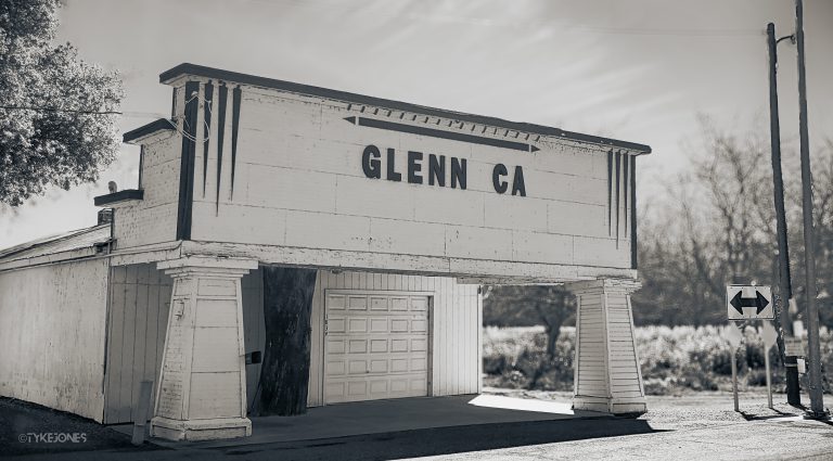 Black and white photo of old building in Glenn California